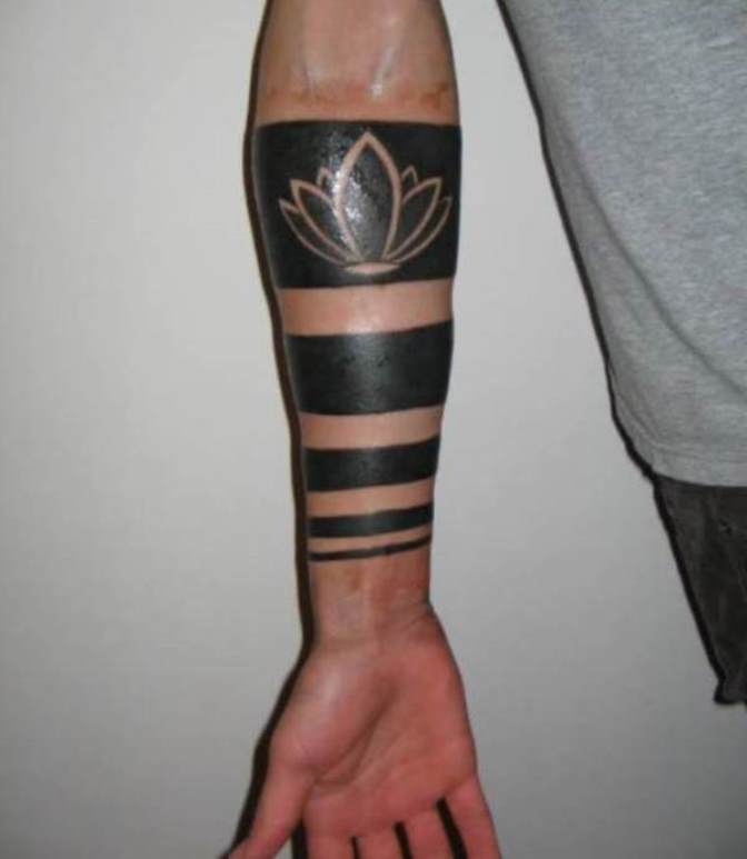 45 Perfect Armband Tattoos for Men and Women - TattooBlend