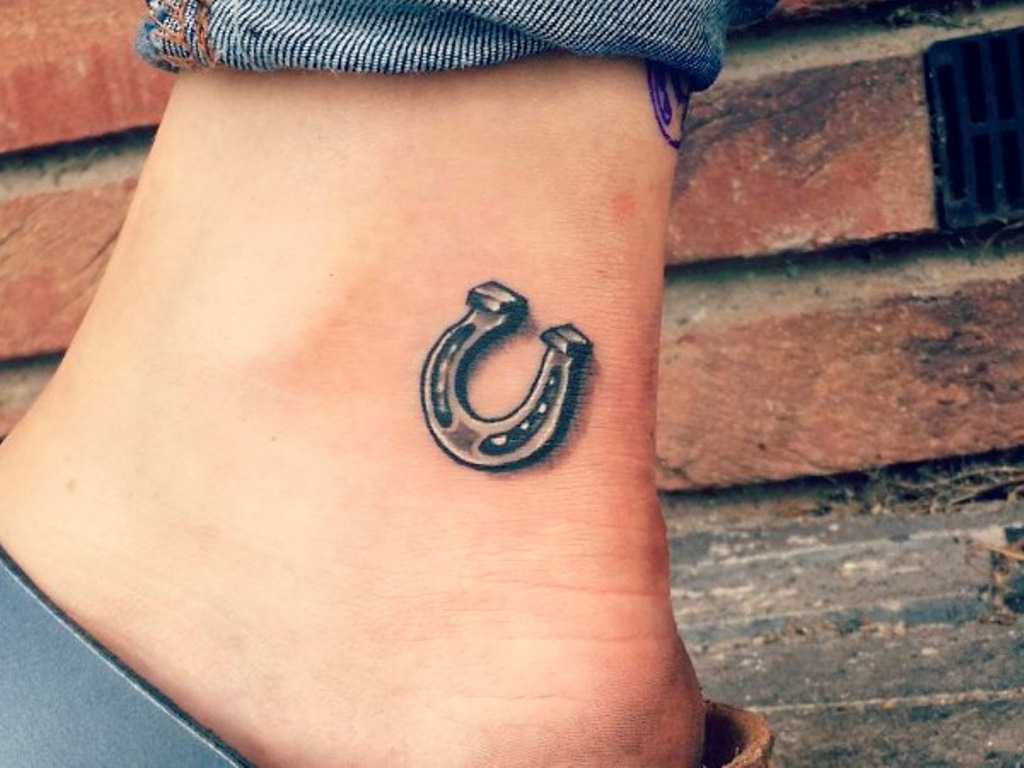 Lucky horseshoe - Lucky horseshoe tattoo Temporary Tattoos | Momentary Ink